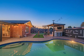 Scottsdale Sunflower - Entertainers Backyard - Old Town